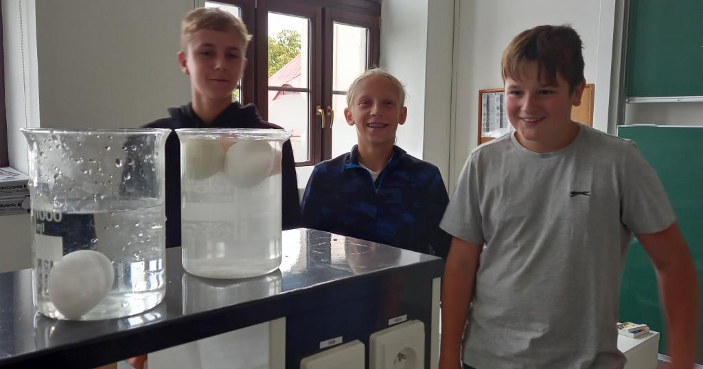 Chemie: Laboratorní práce: Látky a jejich vlastnosti, 18. 10. 2023
