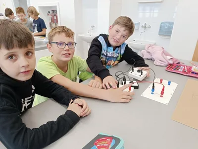 Elektrohrátky - jednoduchý elektrický obvod, 10. 10. 2023