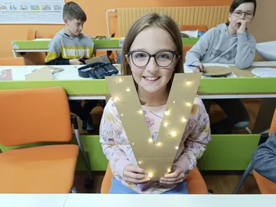 Elektrohrátky - vyrábíme svítící obrázky, 31. 10. 2023