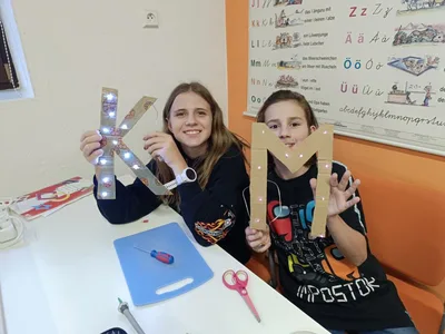 Elektrohrátky - vyrábíme svítící obrázky, 31. 10. 2023
