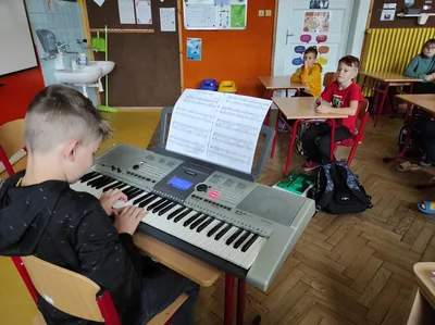 Hudební výchova - žáci žákům, 19. 10. 2023
