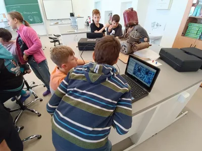 Náš svět: Živočichové - Ryby: Práce s digitálními technologiemi - pozorování elektronovým mikroskopem, 17. 10. 2023