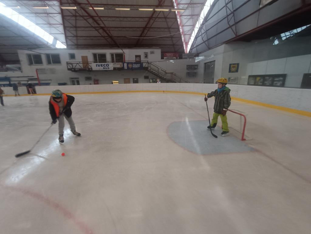 Bruslení: Zimní stadion ve Skutči, 22. 11. 2023