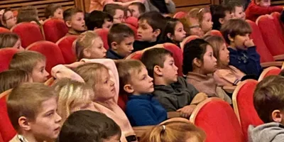 Divadlo Koráb - SNĚHURKA A SEDM TRPAJZLÍKŮ, 22. 11. 2023