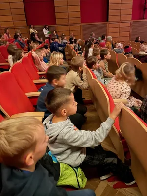 Divadlo Koráb - SNĚHURKA A SEDM TRPAJZLÍKŮ, 22. 11. 2023