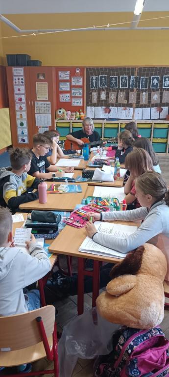 Náš svět - Stojí hruška v širém poli, 8. 11. 2023