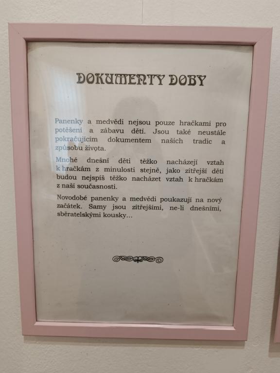 Výtvarná výchova v Městském muzeu ve Skutči - Výstava starých panenek, kresba vybrané hračky, 23. 11. 2023
