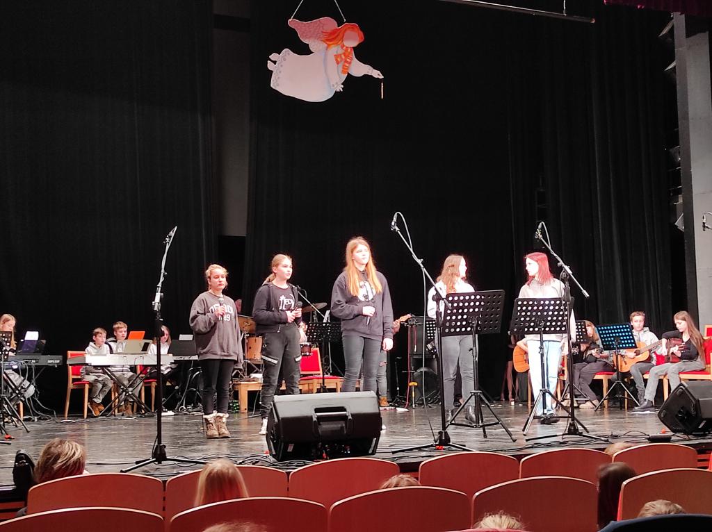 Koncert ZUŠ, 6. 12. 2023