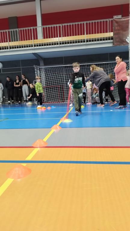 Sportovní hala - sportovní den, 20. 12. 2023