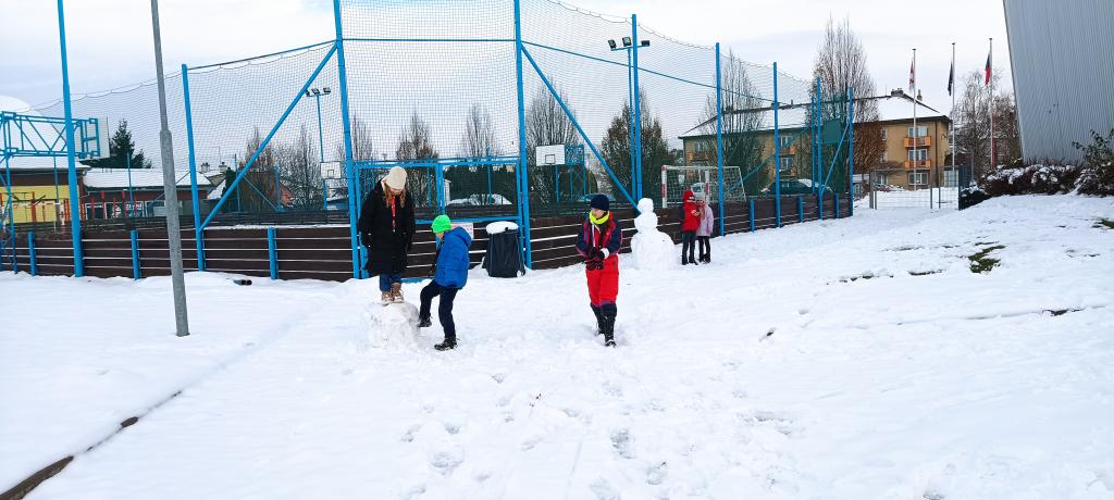 Stavíme sněhuláky ☃️, 6. 12. 2023