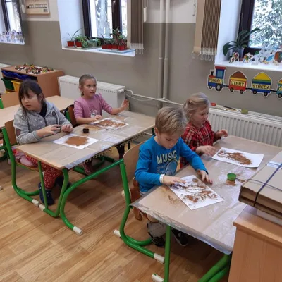 Voňavé obrázky - malujeme kávou, 4. 12. 2023