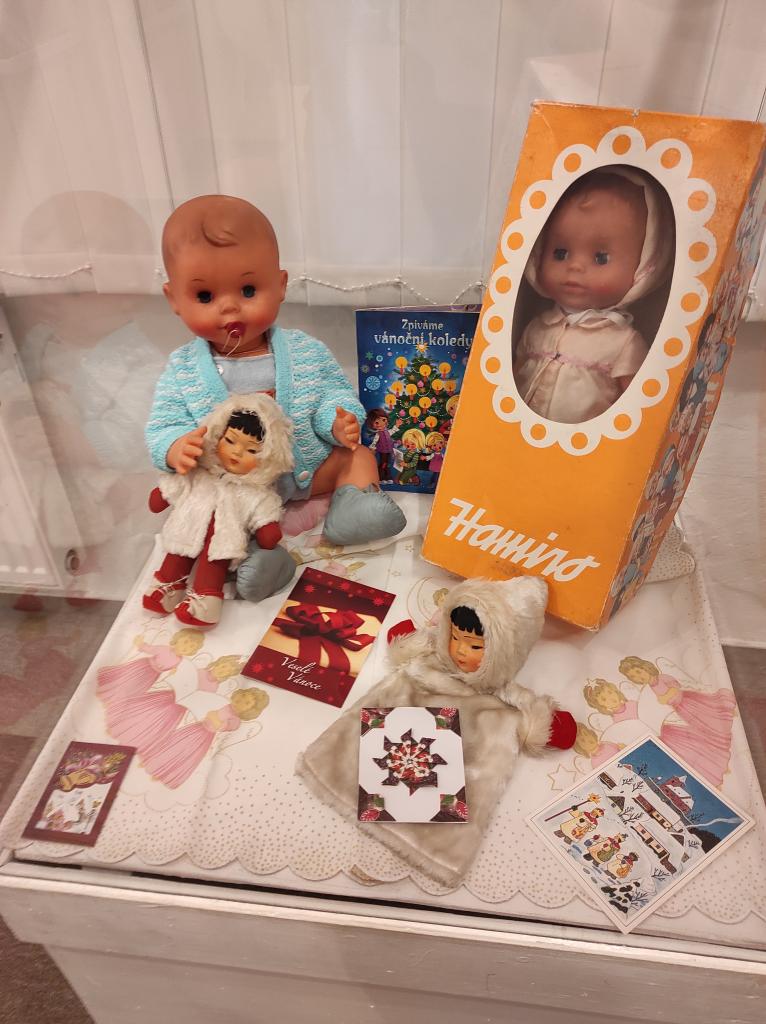 Výstava panenek, stáváme se potulnými kreslíři, 14. 12. 2023