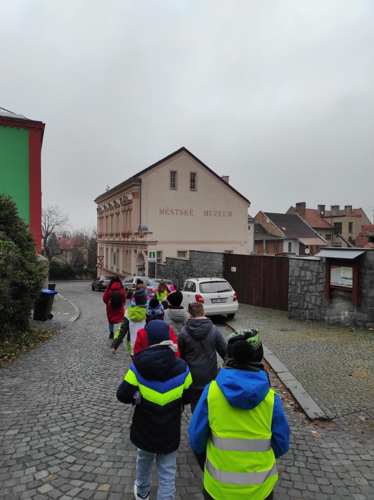 Výstava panenek, stáváme se potulnými kreslíři, 14. 12. 2023