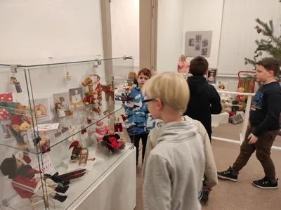 Výstava panenek, stáváme se potulnými kreslíři, 14. 12. 2023