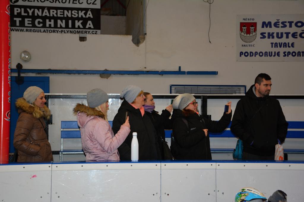 Slavnostní předávání pololetního vysvědčení na ledě, 31. 1. 2024