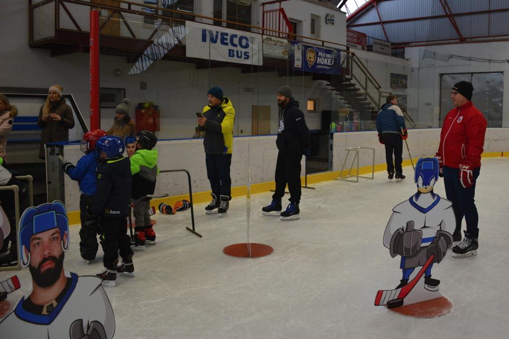 Slavnostní předávání pololetního vysvědčení na ledě, 31. 1. 2024