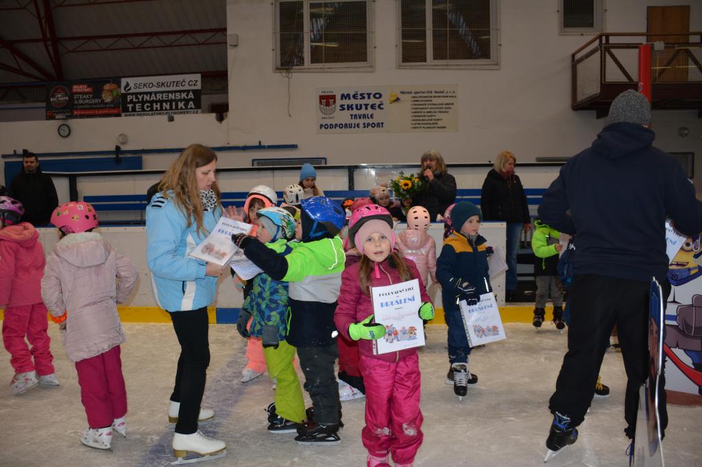 Slavnostní předávání pololetního vysvědčení na ledě, 31. 1. 2024