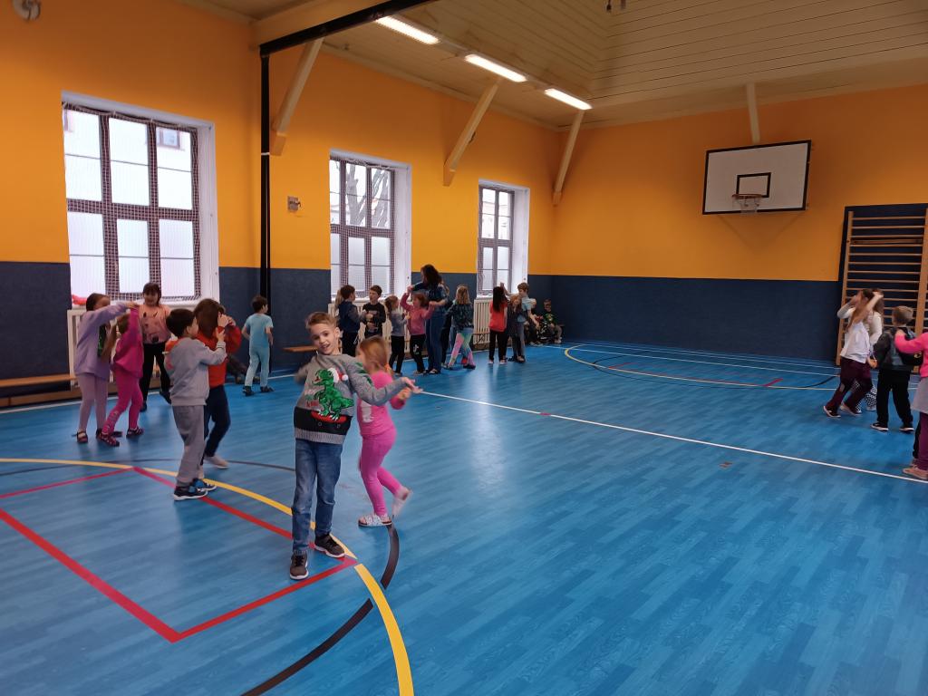 Přípravy na ples vrcholí, 14. 2. 2024