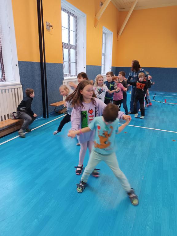 Přípravy na ples vrcholí, 14. 2. 2024