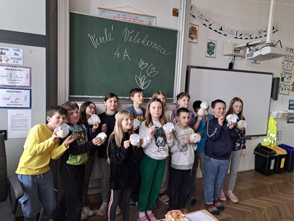 Veselé Velikonoce přeje 4. A, 27. 3. 2024