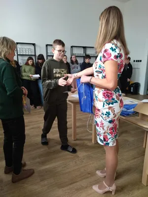 Vyhlášení výsledků školní foto a výtvarné soutěže Máme rádi zvířata, 27. 3. 2024