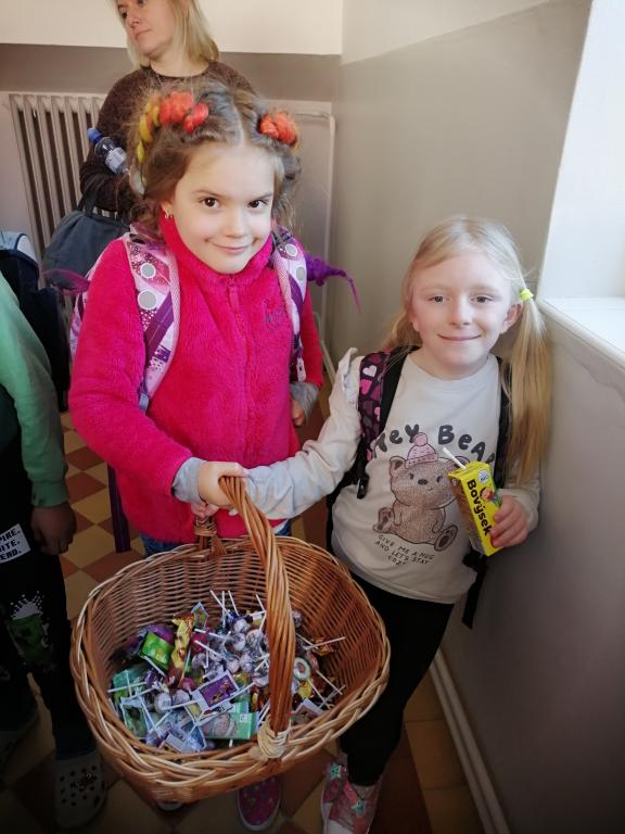 Darujeme lízátka pro nemocné kluky a holky, 3. 4. 2024