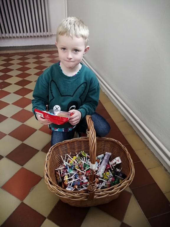 Darujeme lízátka pro nemocné kluky a holky, 3. 4. 2024