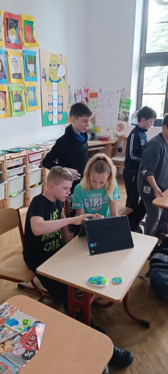 Den Země v 5. třídě a společné tvoření s žáky ZŠ Žďárec u Skutče, 25. 4. 2024