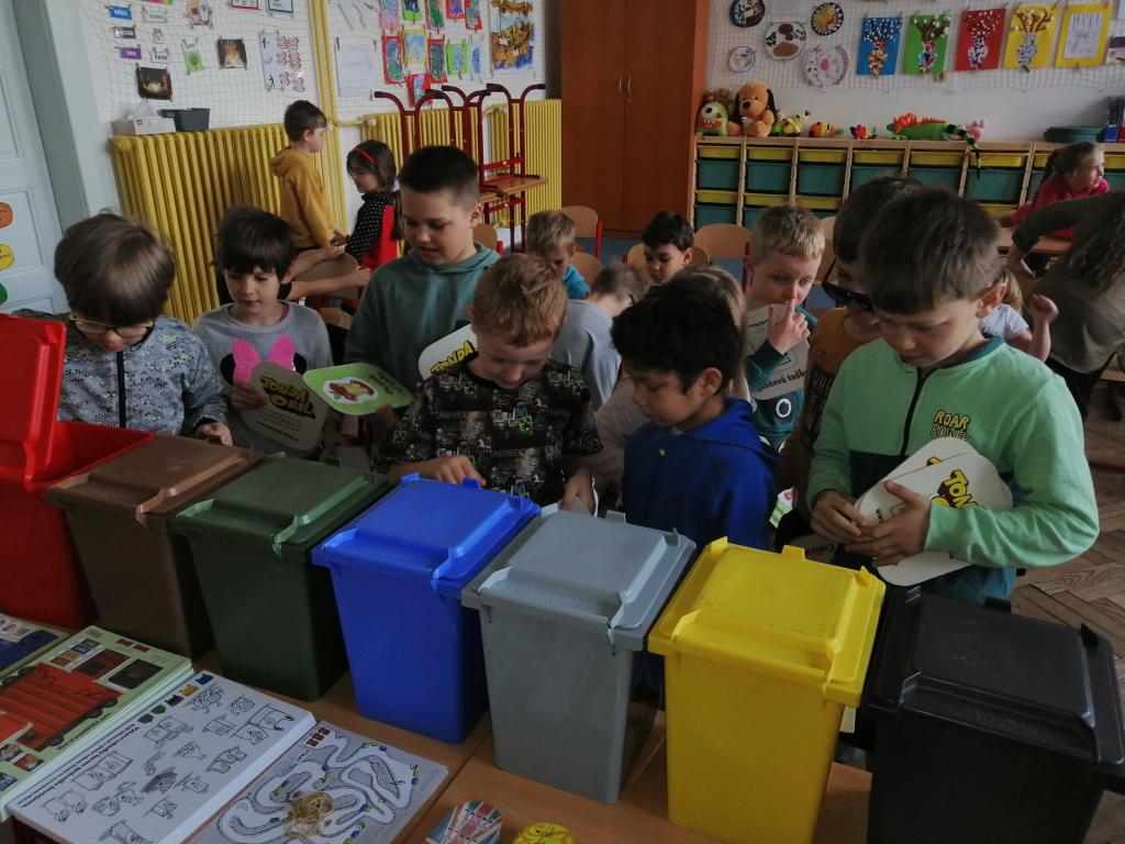 Ekologická výchova - přednáška - Tonda Obal na cestách, 8. 4. 2024