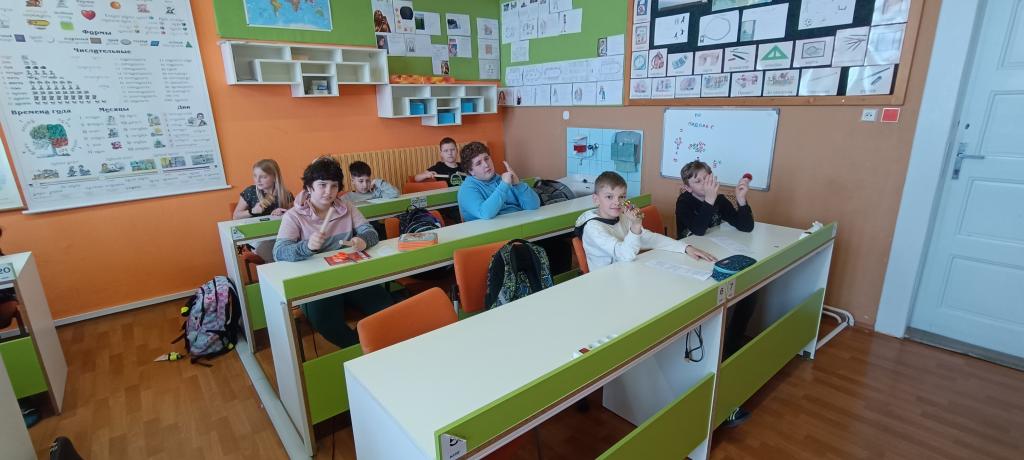 Hudební výchova v 5. třídě: Zpíváme s doprovodem na instrumentální nástroje, 9. 4. 2024