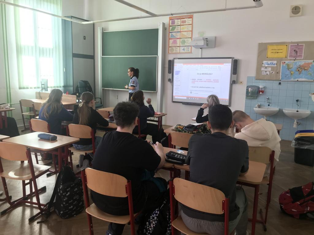 Přednáška Policie ČR na téma právní povědomí, delikty mladistvých, trestní odpovědnost mladistvých, 23. 4. 2024