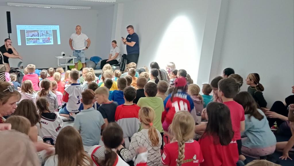 Den hokeje, 15. 5. 2024