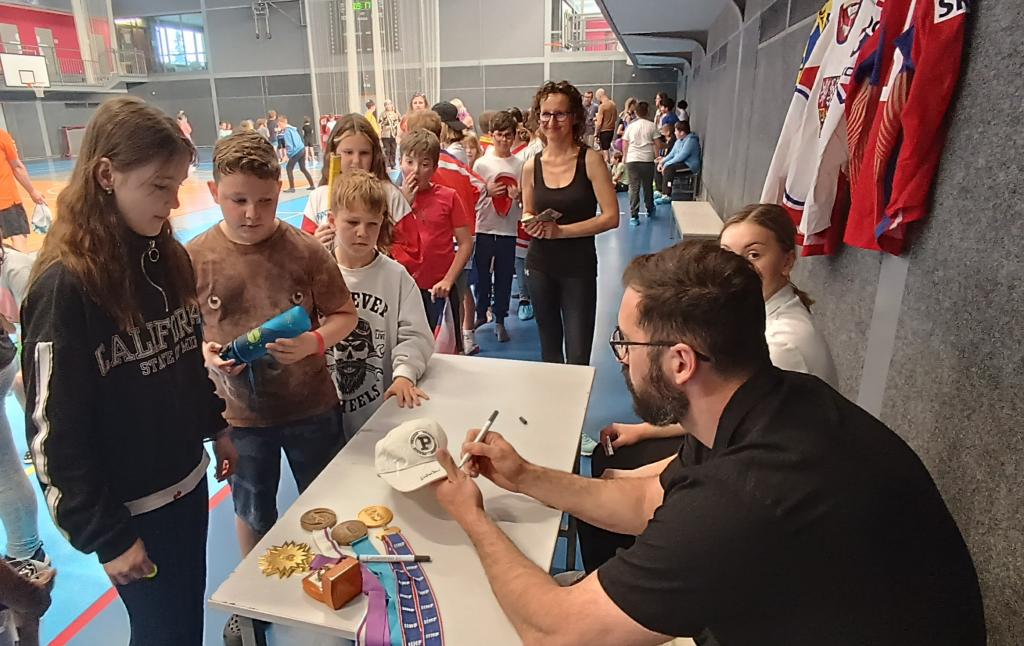 Den hokeje, 15. 5. 2024
