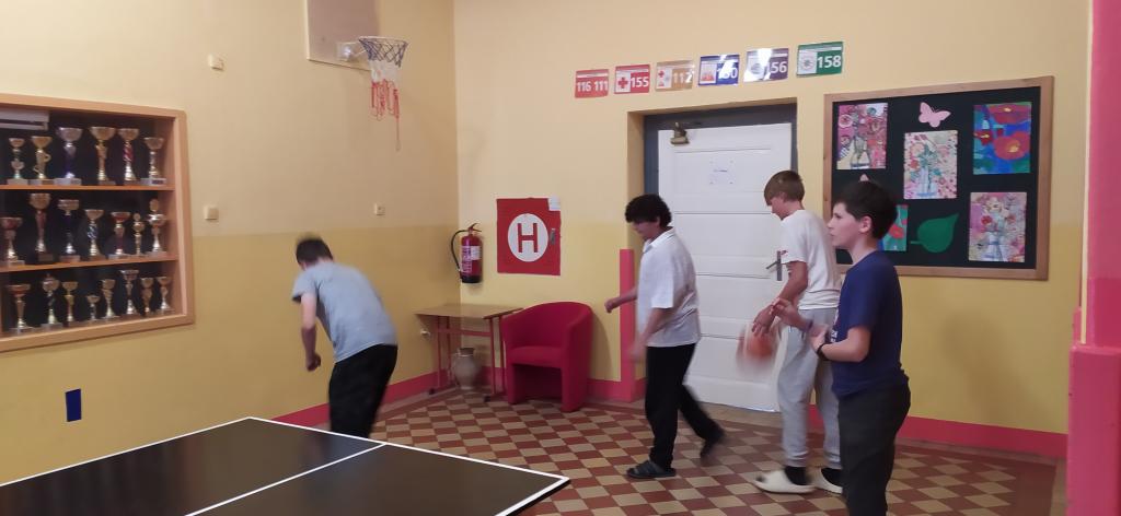 Fandíme hokeji ve škole a přespávání ve škole, 26. 5. 2024