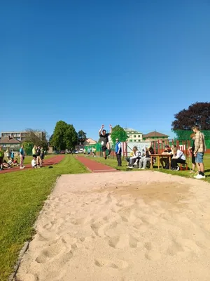 Sportovní den v atletice ,,Hrošiáda“ : Hvězdný host Jarmila Kratochvílová a skvělé výkony mladých atletů, 14. 5. 2024
