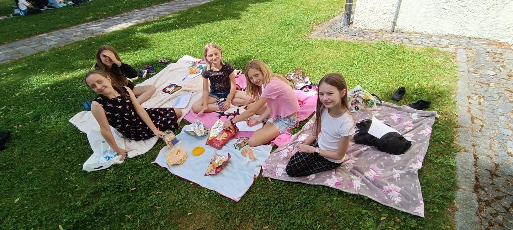 Malování u kostel a a piknik v trávě, 20. 6. 2024