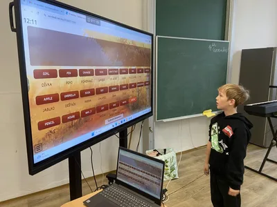 AJ - běhací diktát, interaktivní výukové materiály, 15. 11. 2024