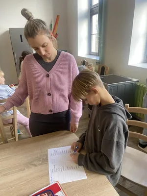 AJ - běhací diktát, interaktivní výukové materiály, 15. 11. 2024