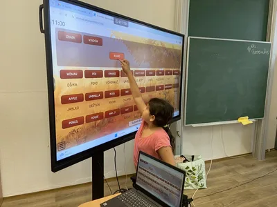 AJ - běhací diktát, interaktivní výukové materiály, 15. 11. 2024
