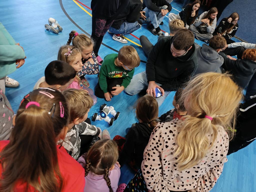 Roboti, 28. 11. 2024