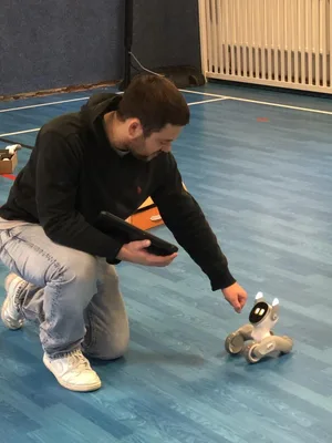 Roboti - to by se asi pan  Čapek divil…, 28. 11. 2024