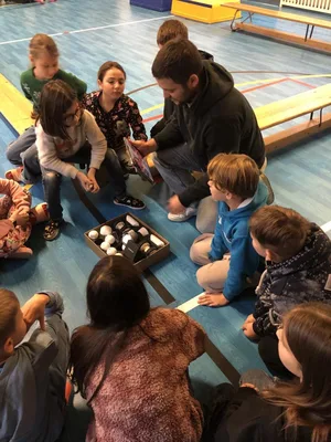 Roboti - to by se asi pan  Čapek divil…, 28. 11. 2024