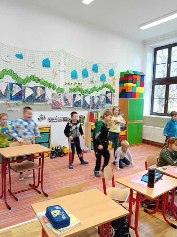 Vnímáme hudbu celým tělem (pohybová a hudební výchova), 18. 11. 2024
