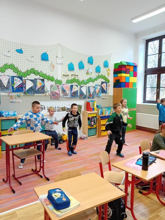 Vnímáme hudbu celým tělem (pohybová a hudební výchova), 18. 11. 2024