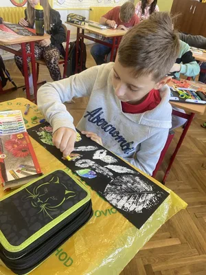 VV - Práce s vylisovaným listím, temperami a suchými pastely, 25. 11. 2024