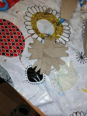 Výroba vloček z roličky od toaletního papíru, 29. 11. 2024