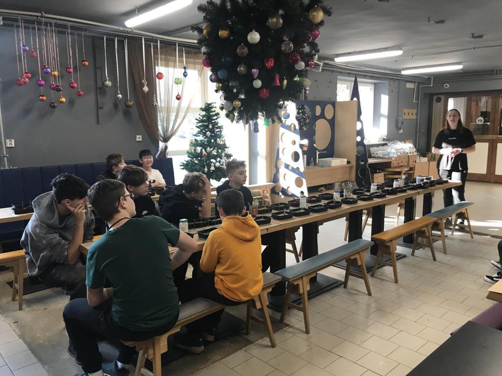 Exkurze do výrobny skleněných ozdob Kouliér, 5. 12. 2024