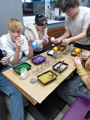 Exkurze do výrobny vánočních ozdob Koulier, 11. 12. 2024