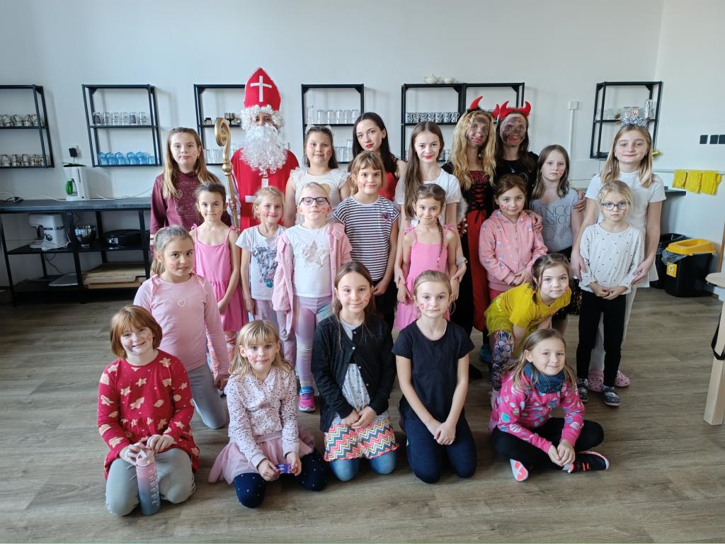 Jak tanečnice roztancovaly čertice a andílky ..., 5. 12. 2024