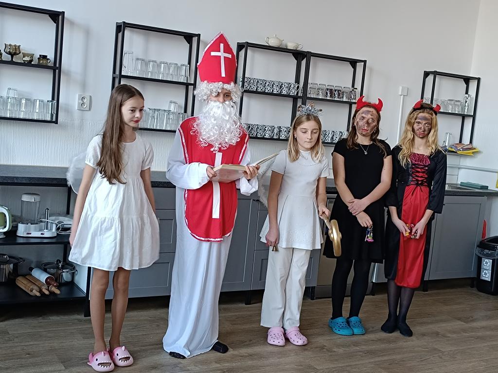 Jak tanečnice roztancovaly čertice a andílky ..., 5. 12. 2024